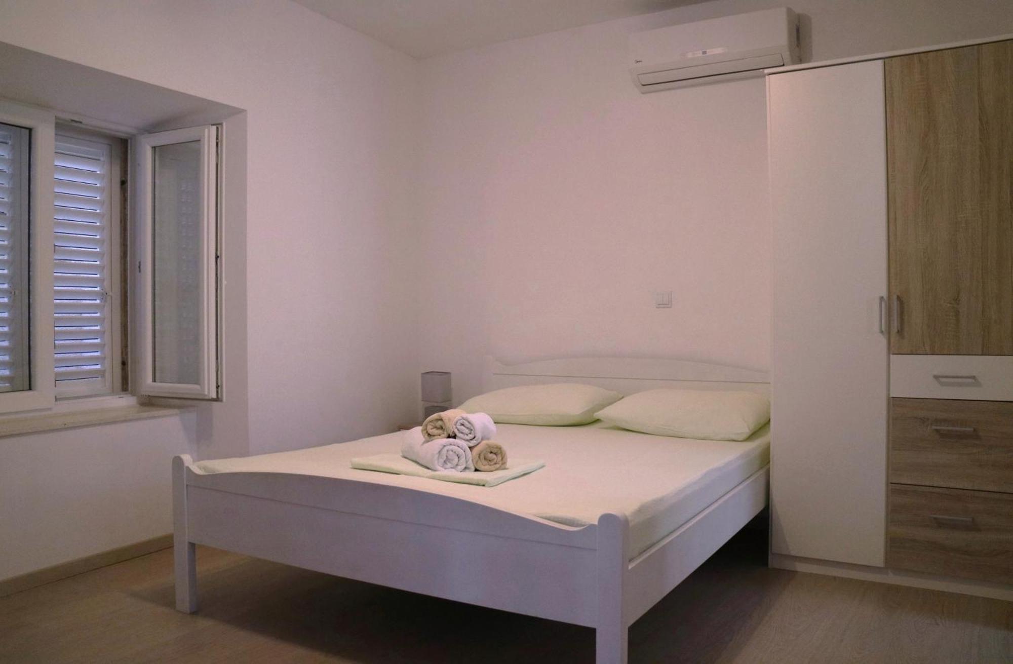 Studio Apartments & Rooms Lela, Sipan Island Sipanska Luka  Room photo