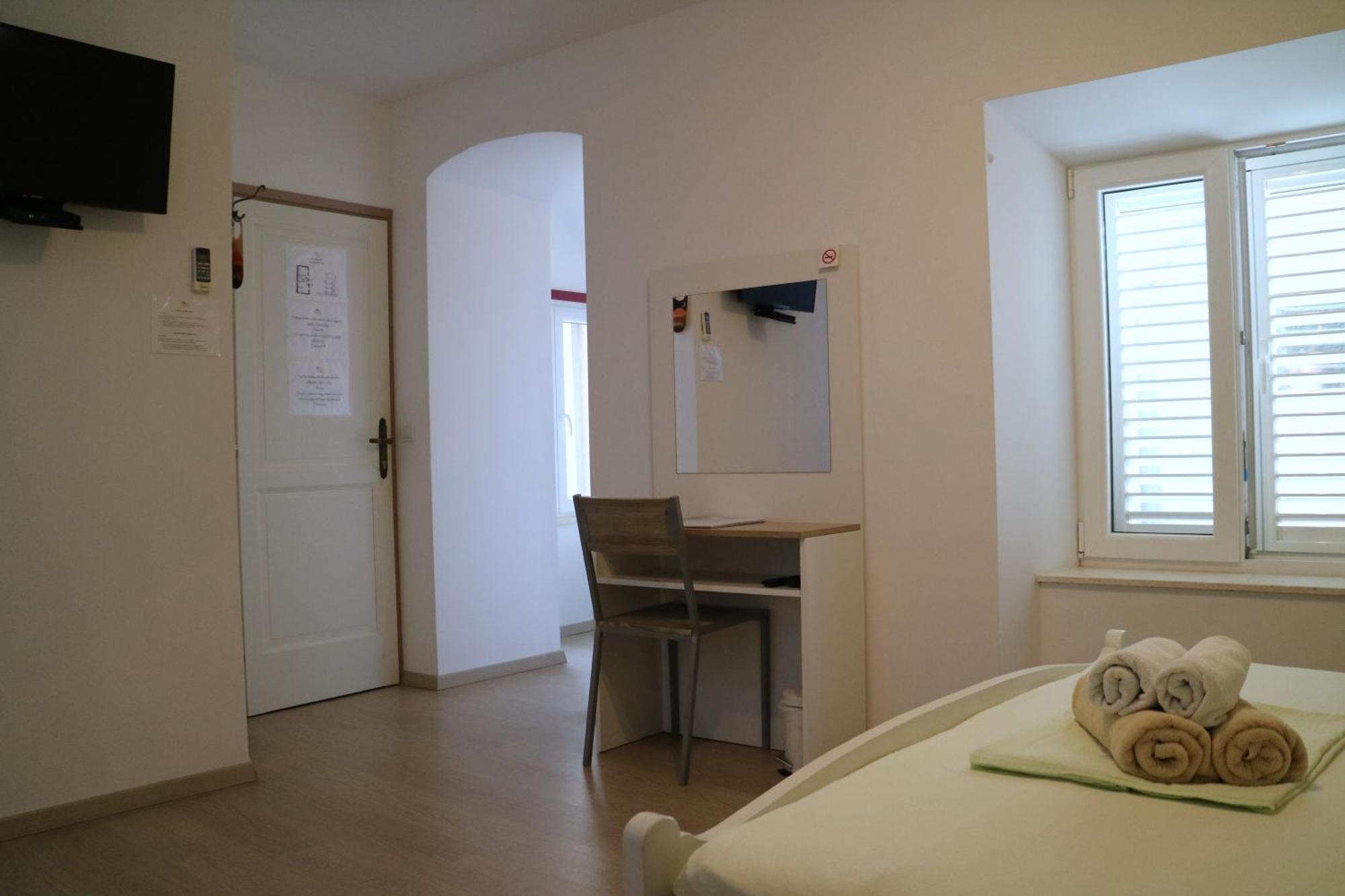 Studio Apartments & Rooms Lela, Sipan Island Sipanska Luka  Room photo
